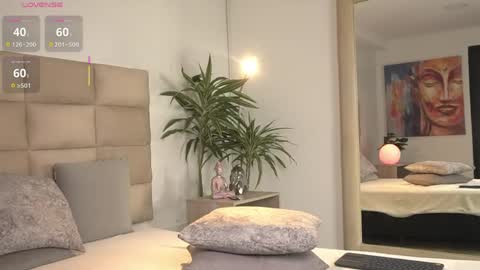 Sophie online show from May 6, 11:49 am