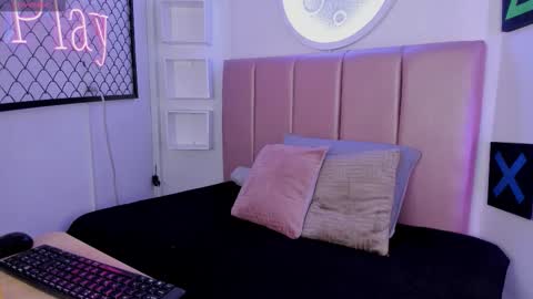 Sophie  online show from October 1, 2:27 pm