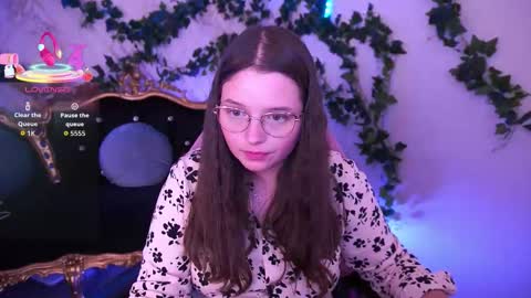 sophieedreams online show from October 31, 2:50 pm