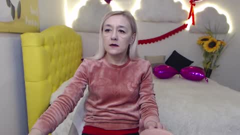 Snapshot of sophiekittyy chatting on March 9, 7:23 am sophiekittyy online show from March 9, 7:23 am
