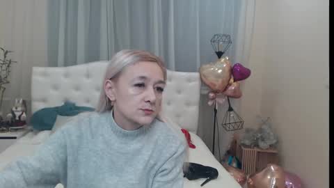 Snapshot of sophiekittyy chatting on March 1, 7:19 am sophiekittyy online show from March 1, 7:19 am