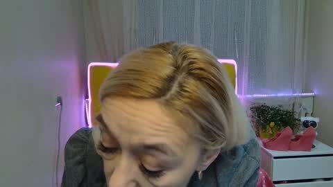 Snapshot of sophiekittyy chatting on January 28, 10:34 am sophiekittyy online show from January 28, 10:34 am