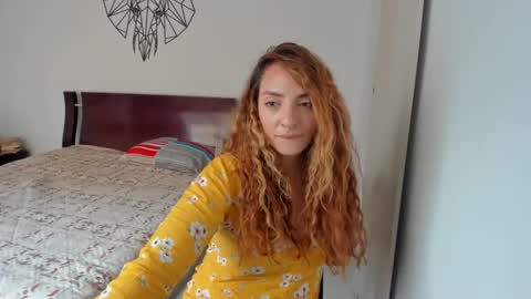 Snapshot of sophielatina chatting on December 13, 9:09 pm Sophia online show from December 13, 9:09 pm
