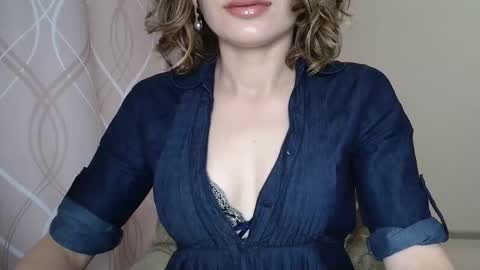 Snapshot of sophiemisss chatting on September 15, 10:39 am Sophiemisss online show from September 15, 10:39 am