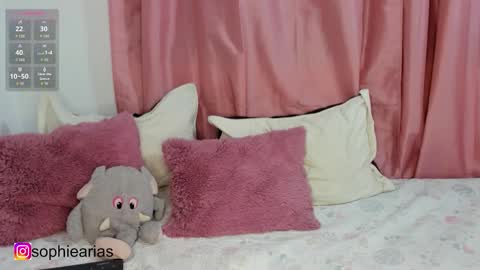 Snapshot of sophienovoa1 chatting on September 16, 1:18 am Sophie online show from September 16, 1:18 am