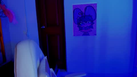   Sophie  online show from March 1, 8:13 pm