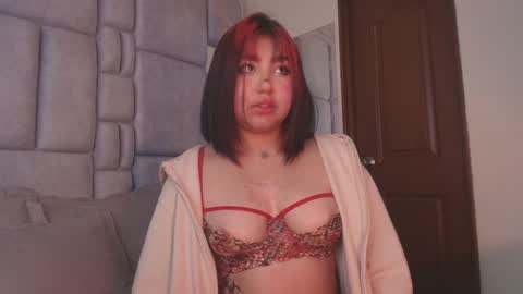 Snapshot of sophievv chatting on September 9, 12:49 pm Sophie online show from September 9, 12:49 pm