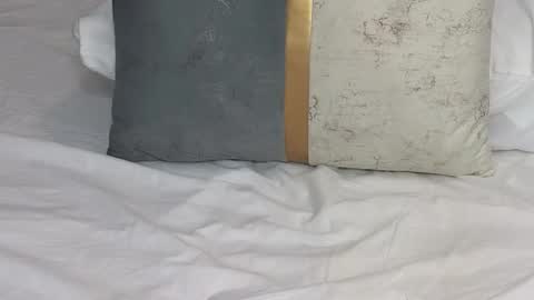 SophieWild online show from March 2, 7:15 am