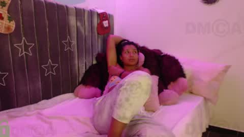 Snapshot of sophiia_dreams chatting on December 24, 3:16 am Sophia this is not my real name online show from December 24, 3:16 am