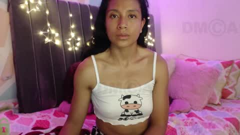 Snapshot of sophiia_dreams chatting on March 4, 1:55 am Sophia this is not my real name online show from March 4, 1:55 am