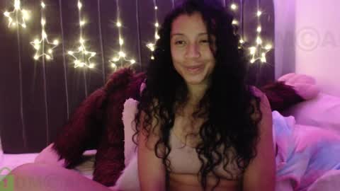 Snapshot of sophiia_dreams chatting on February 23, 12:30 am Sophia this is not my real name online show from February 23, 12:30 am