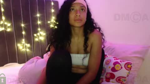 Snapshot of sophiia_dreams chatting on December 31, 1:57 am Sophia this is not my real name online show from December 31, 1:57 am