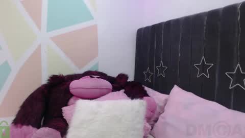 Snapshot of sophiia_dreams chatting on February 7, 2:08 am Sophia this is not my real name online show from February 7, 2:08 am