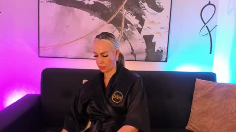 Sophi online show from March 11, 2:20 pm