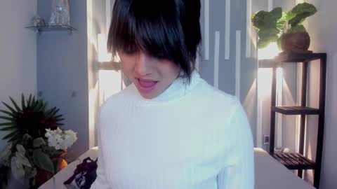 Snapshot of sophy_smilesweet chatting on February 11, 11:53 am SOPHY ROGERS online show from February 11, 11:53 am