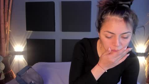 Snapshot of sophy_smilesweet chatting on February 8, 11:55 am SOPHY ROGERS online show from February 8, 11:55 am