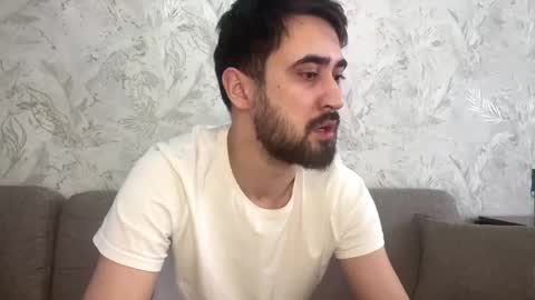 sophywhisper online show from February 28, 8:07 am