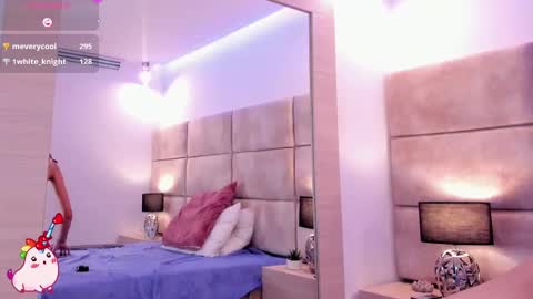 Sophie online show from February 17, 9:43 pm