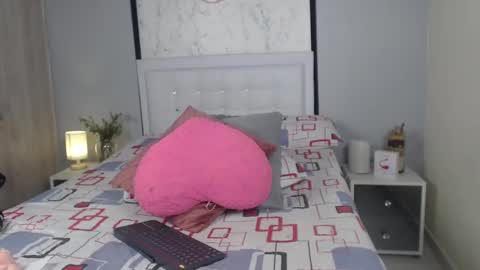 Snapshot of sopphiefox chatting on January 22, 1:53 am Sofia online show from January 22, 1:53 am