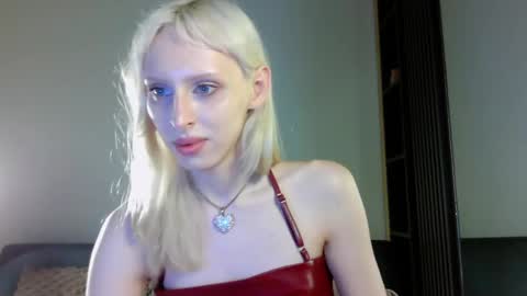 sora999999999 online show from May 28, 8:29 pm