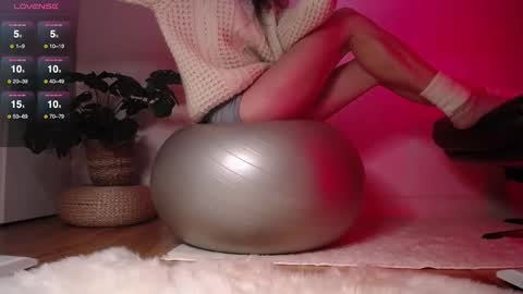 Monica online show from December 31, 12:21 am