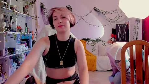 Leah online show from September 8, 3:11 pm
