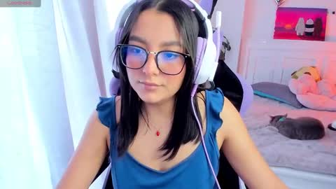 Snapshot of soy___lili chatting on February 5, 8:14 pm Lili online show from February 5, 8:14 pm