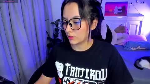Snapshot of soy___lili chatting on September 11, 11:50 pm Lili online show from September 11, 11:50 pm
