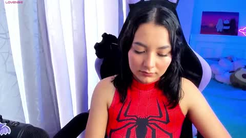 Snapshot of soy___lili chatting on December 3, 9:06 pm Lili online show from December 3, 9:06 pm