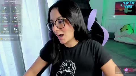 Snapshot of soy___lili chatting on March 9, 9:14 pm Lili online show from March 9, 9:14 pm