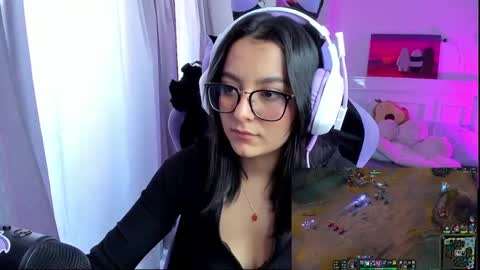 Snapshot of soy___lili chatting on January 12, 7:31 pm Lili online show from January 12, 7:31 pm