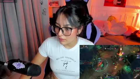Snapshot of soy___lili chatting on September 20, 3:31 am Lili online show from September 20, 3:31 am