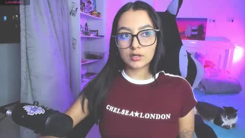 Lili online show from October 31, 12:11 am