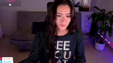 Snapshot of soyabby_ chatting on February 18, 3:31 am Luisa online show from February 18, 3:31 am