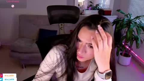 Snapshot of soyabby_ chatting on February 19, 10:53 pm Luisa online show from February 19, 10:53 pm
