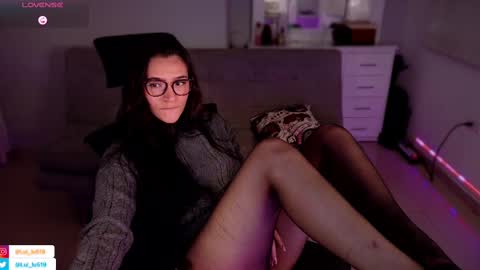 Snapshot of soyabby_ chatting on March 1, 7:41 am Luisa online show from March 1, 7:41 am