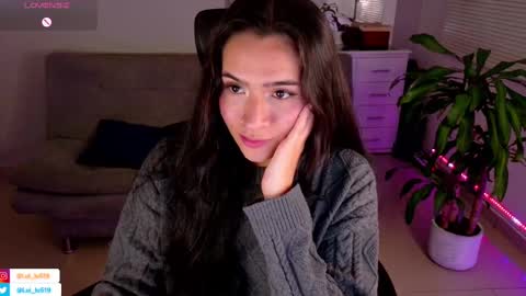 Snapshot of soyabby_ chatting on February 22, 11:24 pm Luisa online show from February 22, 11:24 pm