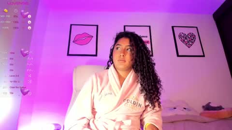 Snapshot of soyjuliana19 chatting on February 17, 8:06 pm Juliana online show from February 17, 8:06 pm