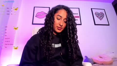 Snapshot of soyjuliana19 chatting on February 4, 7:00 pm Juliana online show from February 4, 7:00 pm