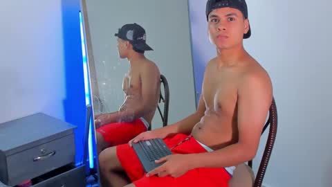 Snapshot of soyjustin_ chatting on September 9, 12:54 am Justin online show from September 9, 12:54 am