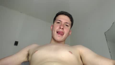 soymanuel777 online show from May 6, 10:05 pm