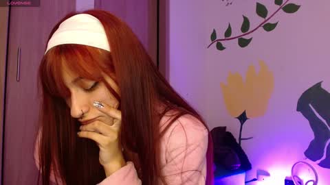 Snapshot of soysilvanna_ chatting on January 7, 5:33 am online show from January 7, 5:33 am