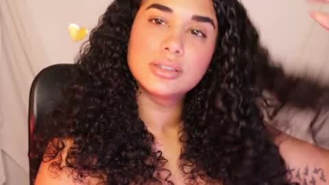 Snapshot of soytropicalfruit chatting on February 18, 10:25 pm You want to talk to me more personal follow me in My Channel VIP 50 the discount online show from February 18, 10:25 pm