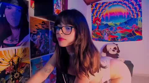 Snapshot of space__kittyy chatting on March 7, 7:30 am Val online show from March 7, 7:30 am