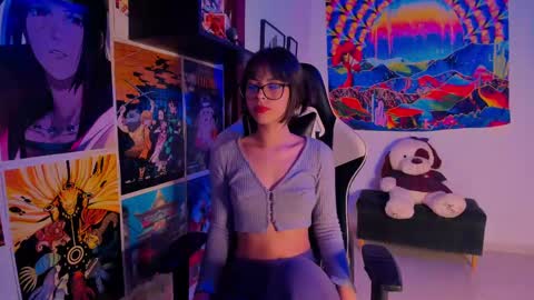 Snapshot of space__kittyy chatting on February 17, 2:53 am Val online show from February 17, 2:53 am