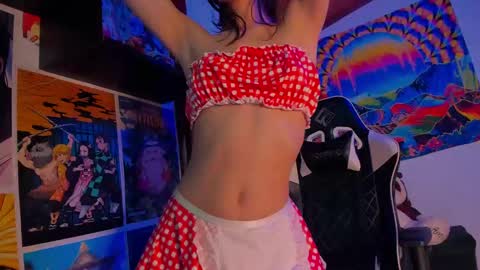 Snapshot of space__kittyy chatting on January 24, 7:08 am Val online show from January 24, 7:08 am