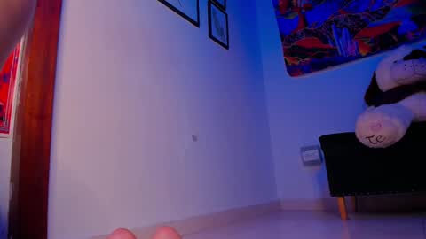 Snapshot of space__kittyy chatting on February 12, 8:38 am Val online show from February 12, 8:38 am