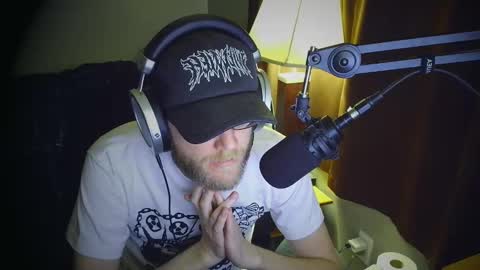 Snapshot of spaceghostsfm chatting on March 11, 8:41 am Sibyl online show from March 11, 8:41 am