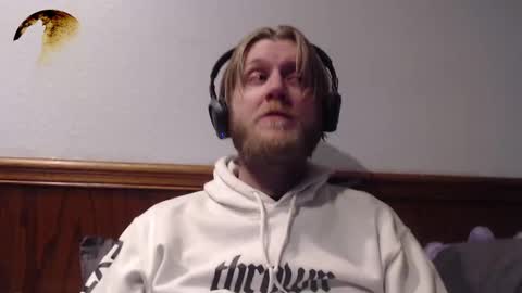 Snapshot of spaceghostsfm chatting on December 3, 7:38 am Sibyl online show from December 3, 7:38 am