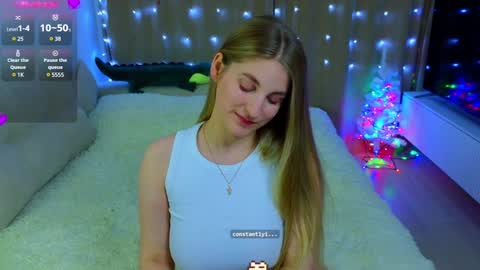 Snapshot of spaceice chatting on December 4, 7:39 pm Rachel online show from December 4, 7:39 pm
